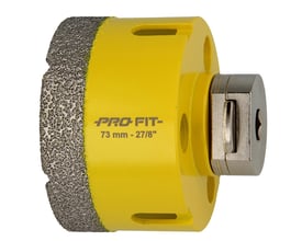 PRO-FIT diamanthulsav 73 mm i gul med mørk skærekant og metalbeslag på hvid baggrund.
