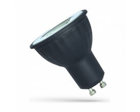 SpectrumLED GU10 LED-spot på 6 W med sort hus og lys front, vist skråt fra siden.