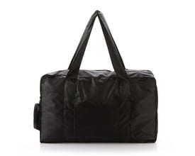 Travel Blue Folding Carry Bag i sort, en rummelig rejsetaske på 16 liter med to bærehåndtag, vist forfra på hvid baggrund.