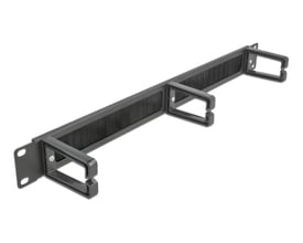 Sort DeLock-børsteliste til kabelhåndtering i 19″ rackformat med tre kroge, vist samlet skråt forfra.