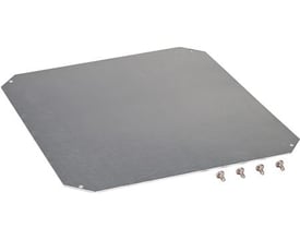 Fibox montageplade i elforsinket stål til 300x300 mm kabinetter, med fire skruer på den højre side.
