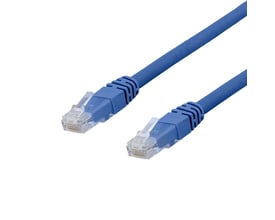 DELTACO U/UTP Cat6a patchkabel i blå farve med 20 meter længde, vist med stik i hver ende på hvid baggrund.