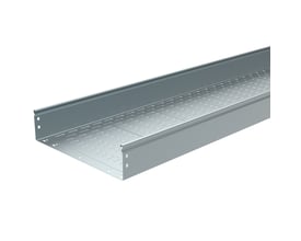 Legrand P31 MFS kabelbakke, 100x400mm, uperforeret og varmgalvaniseret HDG med fordybninger i bunden. Langt perspektiv.