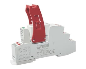 Relpol komplet 2C/O-relæ med 24 V DC, push-in-sokkel og LED-modul, vist med rød låsearm.