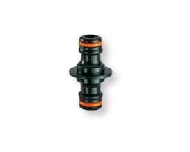 Claber 8612 samleled til 1/2" rør, med to nippelender og orange pakningsringe. Produktet er sort plast og vist på hvid baggrund.