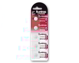 Uniross CR1216 lithium knapcelle batteri med 3V, vist i blisterpakke med flere batterier på en hvid baggrund.