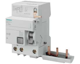 Siemens 5SM2 RCUnit 3-polet fejlstrømsenhed med 63A mærkestrøm og 300mA følsomhed på 400V AC i hvidt plast.