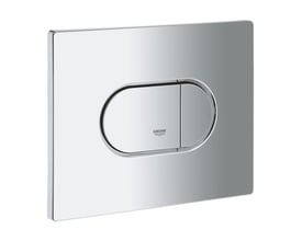 Nærbillede af Grohe Arena Cosmopolitan betjeningspladen i krom, der fremhæver den opdelte trykknap og Grohe logoet.