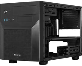Sort Chieftec CI-02B-OP mATX-cube-kabinet med meshfront, vist uden sidepanel med indmaden synlig.
