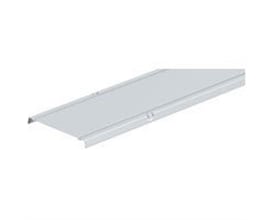 Isoleret visning af Legrand gitterbakkelåg CPF 150-G i elforzinket stål, 2 meter langt og 150mm bredt, med fokus på detaljen af kanterne.