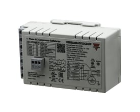 Carlo Gavazzi softstarter til enfasekompressor, model RSBS2332A2V23C24HP, set skråt forfra med gråt hus og tilslutningsdiagram.