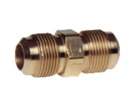 Refco U2-10 nippel med 5/8" x 5/8" flaretilslutning, fremstillet af messing og godkendt til 60 bar.