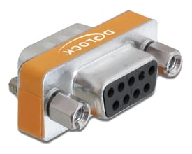 Delock D-Sub 9 pin han til D-Sub 9 pin hun null modem adapter i sort og orange med synlige skruer.