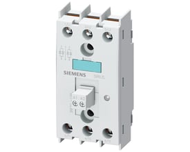 Siemens SIRIUS 3RF22 solid-state relæ, 3-faset, 30A, hvid plast, med mærkater og terminaler tydeligt synlige.