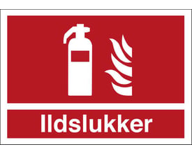 Skilt i plast med rød baggrund og hvide symboler for ildslukker og flammer, samt teksten "Ildslukker" nederst.