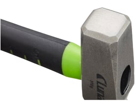 Luna elektrikerhammer ETH på 300 g med et robust, ottkantet slagtest og et grønt og sort ergonomisk håndtag.