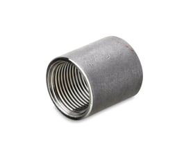 Rustfri stålmuffe til 2" rør med 40 bar trykklasse og indvendigt gevind, fremstillet i EN 1.4404 / 316L stål.