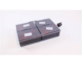 Eaton Easy Battery+ batteripakke EB004SP med fire 12 V-batterier, 9 Ah hver, og et tilslutningsstik.