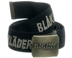 Blåkläder Workwear sort bælte i onesize med vævet logo og antik messing spænde. Bæltet er 40 mm bredt.