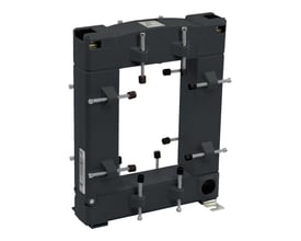 Schneider Electric Split Core CT GG strømtrafo med 750A/5A strømforhold, viser den grå plastkonstruktion med monteringsskruer og åben kerne.