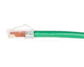 CommScope patchkabel K6 GS8E XL LSZH, grønt, 3,05 meter, med klar RJ45-stik der viser de orange ledere.