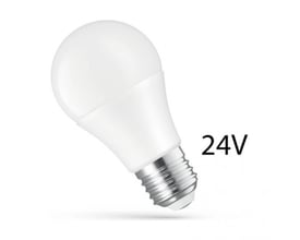 SpectrumLED 24 V LED-pære med E27-fatning, 10 W og 1050 lumen, vist skråt med hvid kuppel og 24 V-tekst.