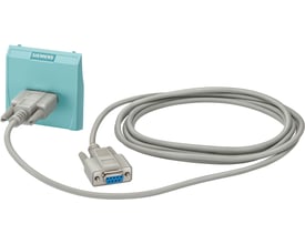 Siemens Sinamics G120 PC-inverter tilslutningskit med turkisgrøn enhed og gråt USB-kabel med stik.
