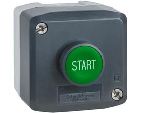 Schneider Electric trykkasse XALD103 i mørkegrå plast med grøn START knap og hvid baggrund.