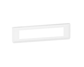 Legrand Mosaic ramme set fra en let vinkel, viser den rene hvide finish og 10-moduls vertikale design.