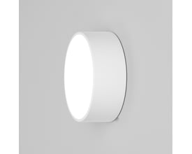 Astro Kea Round 150 LED væg-/loftlampe i hvid, vist fra siden og monteret på en grå væg.