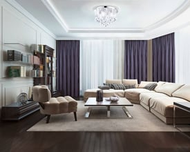 EGLO Almonte loftlampe i krom med 350 mm diameter, monteret i et moderne luksuriøst opholdsrum med sofa og bogreol.