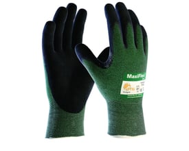 Detaljeret billede af ATG Maxiflex Cut B 34-8743 arbejdshandsken, der viser etiketten med certificeringer og produktinformation.