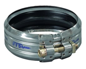 Kobling Ultrajet til 160 mm rør, med en bolt og tætningsring i EPDM gummi, vist på hvid baggrund.