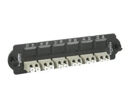 Lauritz Knudsen HD montageplade med 6xLC duplex multimode porte og beige adaptere på sort baggrund.