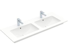 Villeroy & Boch Venticello dobbeltvask på 130 cm med to kummer og synlige armaturer, set skråt ovenfra.