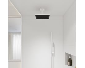 Hansgrohe loftbefæstigelse i mat hvid, 100mm, monteret i et moderne badeværelse med en hovedbruser og hvidt brusehoved.
