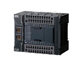 Omron Sysmac NX1P CPU med 24 digital transistor I/O (PNP) og 1,5 MB hukommelse på hvid baggrund.