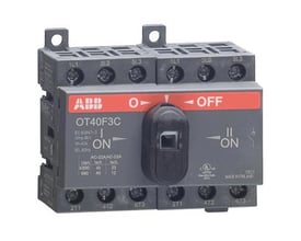 ABB omskifter OT40F3C frontbetjent til 16A, 3-polet, med 1-0-2 positioner og mærkning på grå plast med rød stribe.