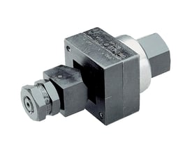 Klauke rektangulærhulstanser 22 x 42 mm med metaldele og præcisionsmærkninger for præcise udskæringer i op til 3,0 mm stålplade.