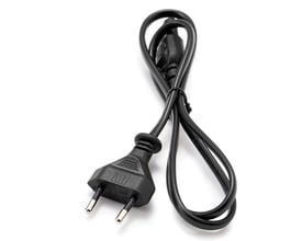 Sort USB-C kabel til DYMO LabelManager 640 CB labelprinter, vist med europæisk stik. Kablet ligger i en løkke på hvid baggrund.