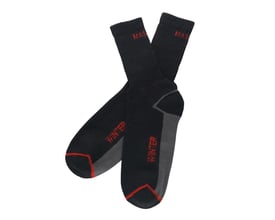 Mascot Kisumu50455914 vinterstrømper i sort med grå og rød detaljer, trykt 'WINTER' på læggen.