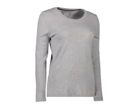 Detalje af Seven Seas dame pullover i lys grå melange, viser det klassiske udtryk med diskrete detaljer ved hals og skuldre.