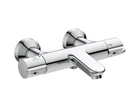 Ideal Standard Ceraplus Safe kar-/brusearmatur i blank krom, set skråt forfra med greb og tud synlige.