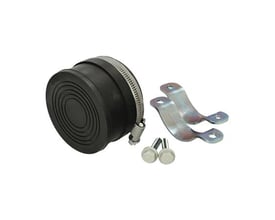 Fibox pakningssæt MB2260A med gummipakning, spændebånd, to beslag og to skruer på hvid baggrund.