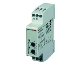 Carlo Gavazzi underspændingsrelæ med justerbare drejeknapper og tilslutninger, set skråt forfra.