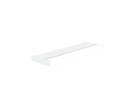Hvid Svedbergs Dovre LED-belysning til spejlskab, set skråt forfra, med et langt, smalt og rektangulært design.