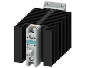 Siemens 3RF2 solid-state kontaktor med 70A strøm og 48-600V spænding, vist med integreret køleplade og tilslutningsterminaler.
