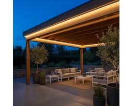 LEDlife vandtæt slim COB LED strip monteret langs kanten af et moderne træudhæng ved aftenstid, skaber varm belysning.