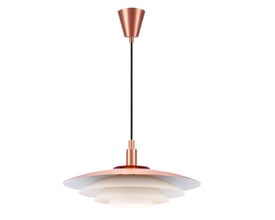 Nordlux Bretagne pendel i kobber med hvide inderskærme og en klar ledning, vist isoleret på hvid baggrund.