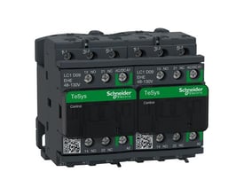 Schneider Electric revers kontaktor, LC1 D09 EHE, 9A, 48-130V AC/DC med grønne kontrolbokse.